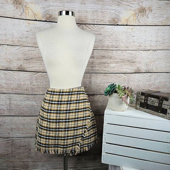 Hyfve Women's Black Plaid Frayed Hem Mini Skirt Size Small - Picture 2 of 5